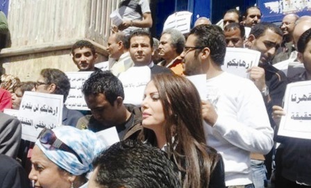 من الوقفة الاحتجاجية للصحافيين المصريين أمس